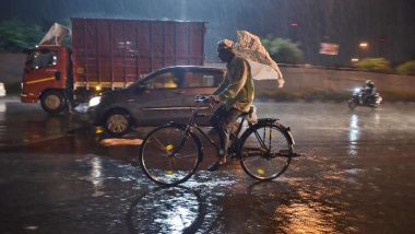 Delhi Rains: दिल्ली-NCR में झमाझम बारिश, उमस भरी गर्मी से राहत लेकिन सड़कें लबालब; IMD ने जारी किया रेड अलर्ट