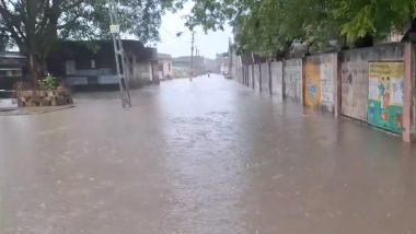 Gujarat Rains: गुजरात में भारी बारिश, कुछ जिलों के लिये रेड अलर्ट जारी