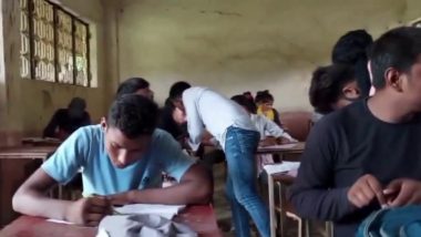 MP Exam Cheating Video: मध्य प्रदेश के अटेर में सामुहिक नकल वीडियो वायरल, B.Sc एग्जाम में गाइड से हो रही छापई