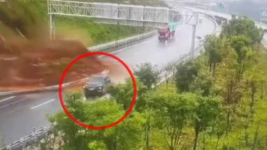 Landslide Video: चीन में भयानक भूस्खलन! बाल-बाल बचा कार सवार, देखें रोंगटे खड़े कर देने वाला वायरल वीडियो