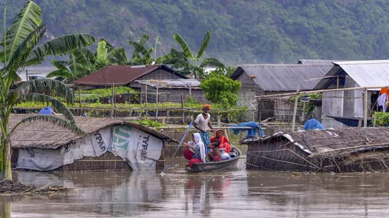 Assam Floods: असम के मोरीगांव में ब्रह्मपुत्र ने मचाई तबाही, घर, जमीन सब जलमग्न; खाने-पीने के लिए तरस रहे लोग