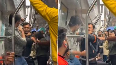 Delhi Metro Fight Video: एक बार फिर कलेश! दो यात्री जमकर कर रहे है आपस में मारपीट, दिल्ली की मेट्रो ट्रेन की घटना का वीडियो वायरल