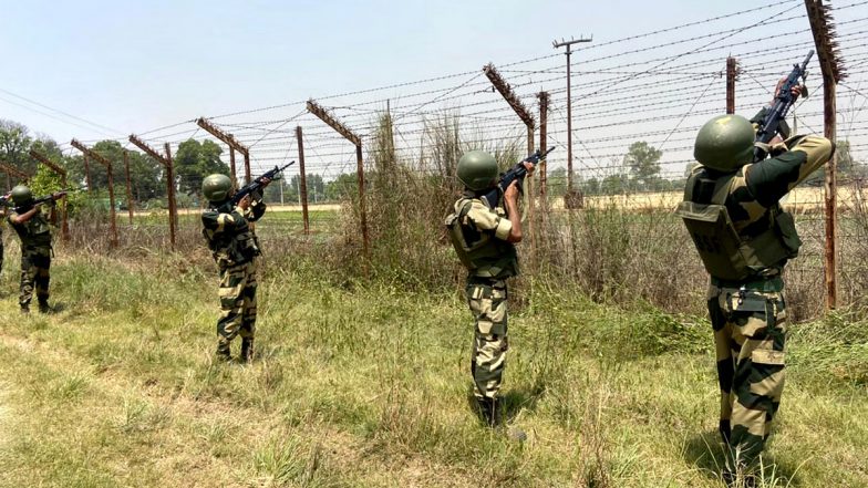 जम्मू में अंतरराष्ट्रीय सीमा के पास सशस्त्र आतंकवादी की घुसपैठ की कोशिश नाकाम
