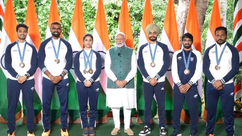 Independence Day 2024: पीएम मोदी ने स्वतंत्रता दिवस पर भारत के पेरिस ओलंपिक दल से की मुलाकात, देश का नाम रोशन करने के लिए दी बधाई