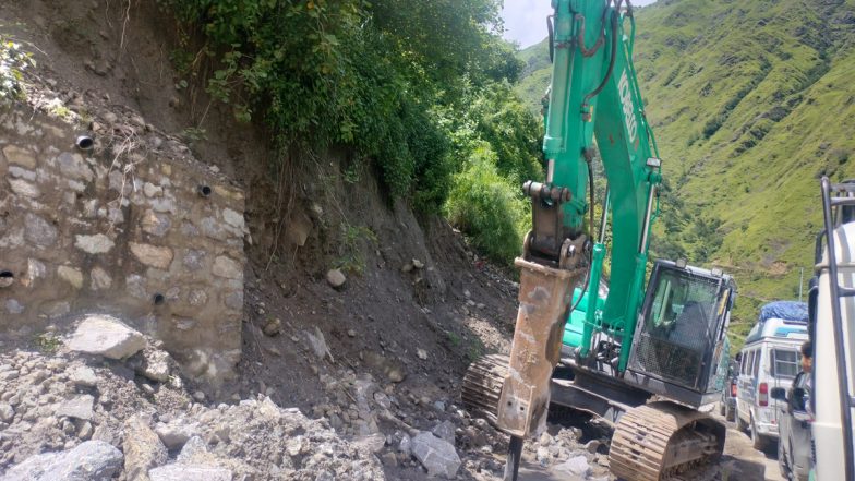 Andhra Pradesh Landslide: आंध्र प्रदेश के विजयवाड़ा में भूस्खलन, एक की मौत और चार घायल
