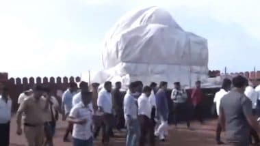 Shivaji Statue Collapses in Maharashtra: नीलेश राणे ने मालवण में शिवाजी महाराज की क्षतिग्रस्त प्रतिमा का किया निरीक्षण