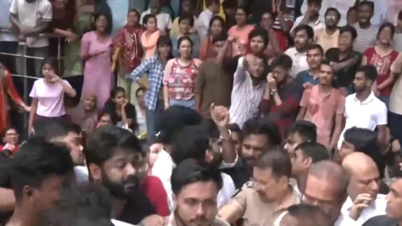कोलकाता में CNMCH के छात्रों और जूनियर डॉक्टरों ने संदीप घोष की नियुक्ति का किया विरोध