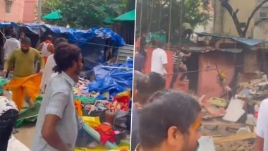 Video: गाज़ियाबाद के बाद अब दिल्ली में झुग्गियों को तोड़ा, हिंदू संघटनों ने मंदिर के पास बनी झोपड़ियों का सामान बाहर फेंका