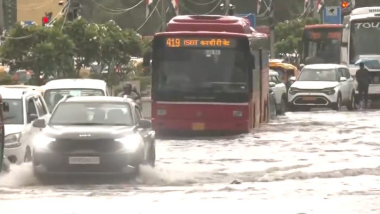Delhi Heavy Rains: भारी बारिश से दिल्ली हुई पानी-पानी, कई इलाकों में जलभराव; देखें वीडियो