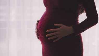 Get Pregnant in 15 Minutes: छत्तीसगढ़ के बूटी वाले बाबा का दावा- नींबू चटाकर महिलाओं को गर्भधारण करने में करते हैं मदद, अधिकारियों ने उनके दरबार को कराया बंद