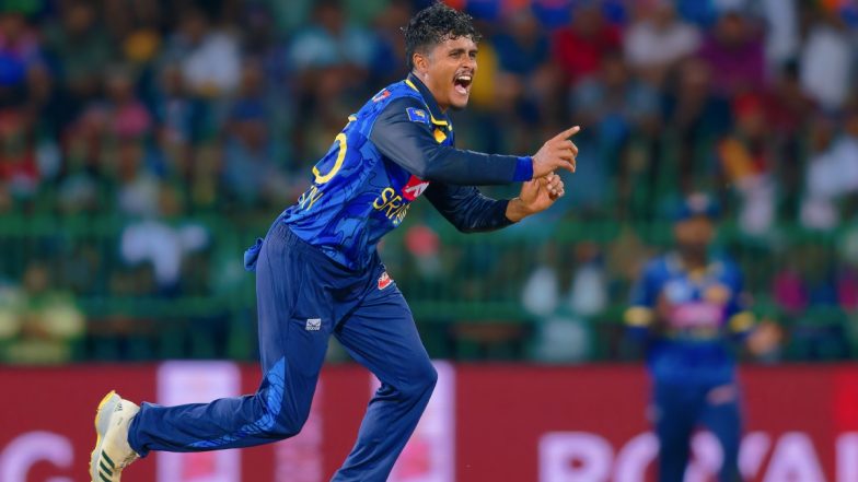 SL Beat IND, 2nd ODI: जेफरी वांडर्से की फिरकी में फंसे भारतीय बल्लेबाज, दूसरे वनडे में श्रीलंका ने टीम इंडिया को 32 रन से हराया
