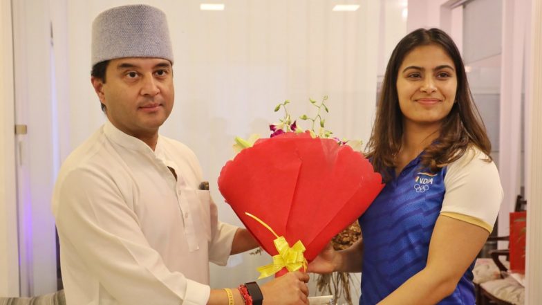 Manu Bhaker Meets Jyotiraditya Scindia: पेरिस ओलंपिक पदक विजेता मनु भाकर से मिले केंद्रीय मंत्री ज्योतिरादित्य सिंधिया, सोशल मीडिया पर शेयर की तस्वीर