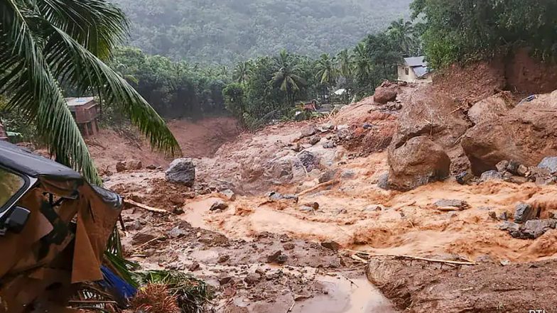 Kerala Landslide: केंद्रीय आपदा प्रबंधन विशेषज्ञ दल ने केरल के भूस्खलन प्रभावित विलान्गद का दौरा किया