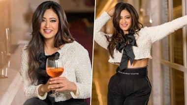 स्टायलिश आउटफिट में जाम छलकाती नजर आईं Shweta Tiwari, एक्ट्रेस की हॉटनेस और फिटनेस ने फैंस को बनाया दीवाना (View Pics)