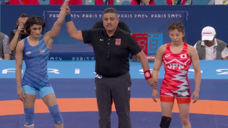 How To Watch Vinesh Phogat Semi- Final Match at Paris Olympics 2024: विमेंस फ्रीस्टाइल 50 KG रेसलिंग सेमीफाइनल में मेडल पक्का करने उतरेगी विनेश फोगट, जानें कैसे उठाएं कुश्ती मुकाबले का लाइव लुफ्त