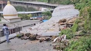 Landslide on Vaishno Devi: कटरा में भारी बारिश के बीच वैष्णो देवी मार्ग पर लैंडस्लाइड, यात्रा वैकल्पिक मार्ग से जारी