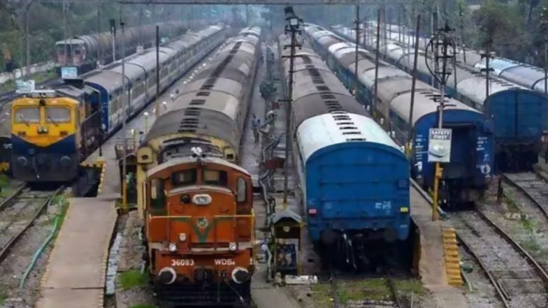 Bangladesh Crisis: रेल सेवाओं पर भी पड़ा हिंसा का असर, भारत-बांग्लादेश के बीच चलने वाली सभी ट्रेनें बंद; सीमा पर हाई अलर्ट