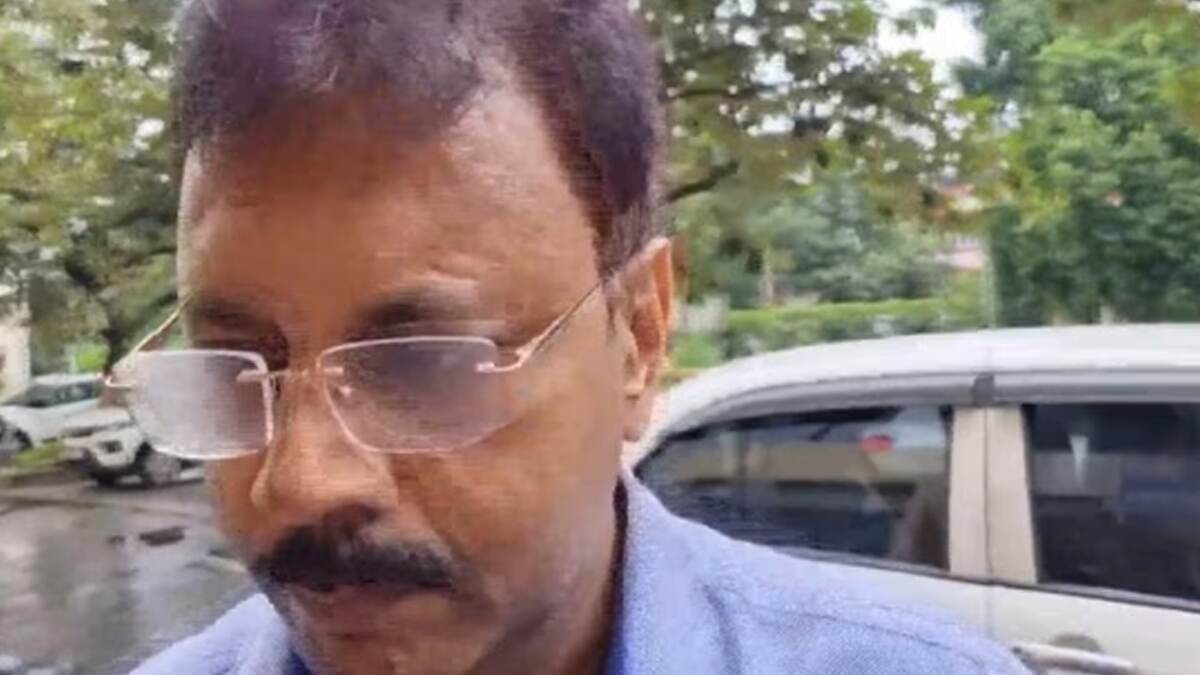 Sandip Ghosh Arrested: आरजी कर अस्पताल के पूर्व प्रिंसिपल संदीप घोष गिरफ्तार, पूछताछ के बाद CBI का बड़ा एक्शन