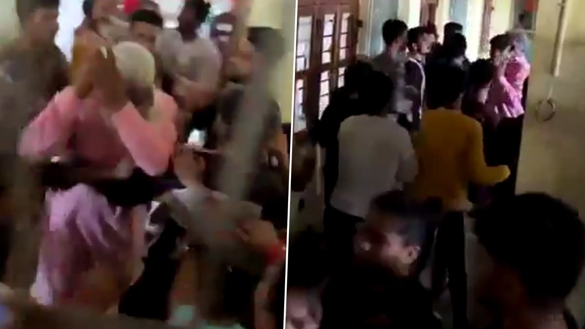 Badlapur Horror: बच्चियों के यौन शोषण के बाद बदलापुर में उग्र प्रदर्शन, गुस्साई भीड़ ने स्कूल में की तोड़फोड़