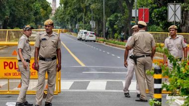 New Delhi: ट्रैफिक पुलिस को लेकर मन में है 'खौफ', कहीं कट न जाए गलत चालान! जानें ऐसे समय में क्या करें?