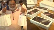 iPhone 16 Series: मुंबई के BKC स्थित Apple स्टोर से शख्स ने खरीदे 5 आईफोन, कहा, घर में सबको दूंगा गिफ्ट (Watch Video)