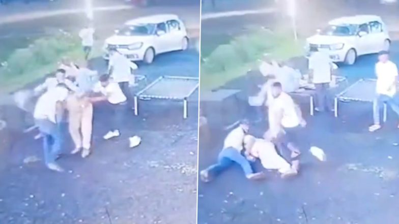 Video: मध्यप्रदेश में बदमाशों के हौसले बुलंद! ASI को जमकर पीटा, लात, घुसे बरसाए, शिवपुरी जिले का वीडियो वायरल