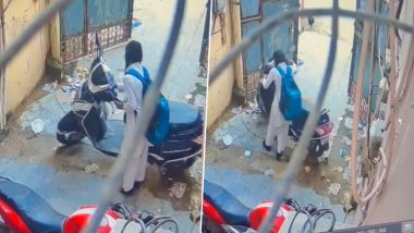 Scooty Theft Caught on Camera: वाराणसी में स्कूल यूनिफ़ॉर्म में लड़की ने महिला को ठगा, स्कूटी लेकर भागने का वीडियो सामने आया