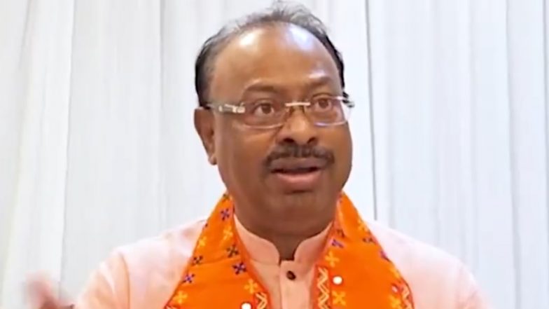 Video: नागपुर में उद्धव ठाकरे के आरोप पर BJP नेता चंद्रशेखर बावनकुले की सफाई; कहा, 'जमीन मेरी नहीं कोराड़ी मंदिर संस्थान की है'