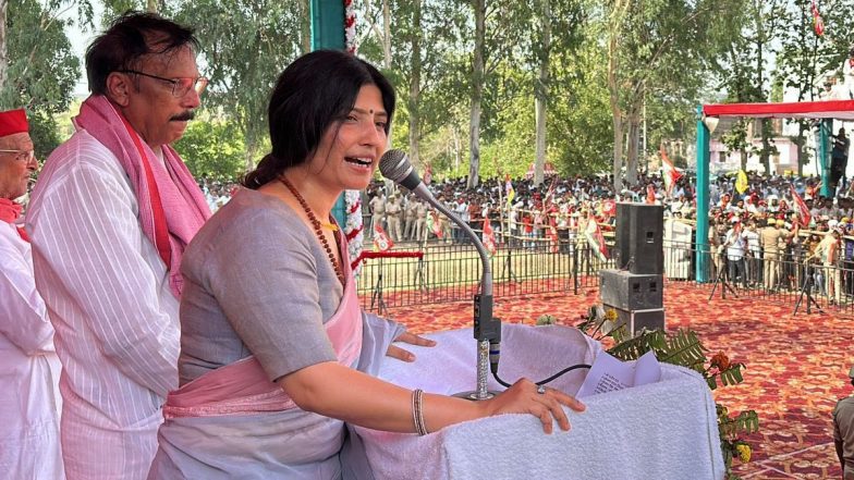 Dimple Yadav on Yogi Government: योगी सरकार बुलडोजर और एनकाउंटर जैसी नकारात्मक राजनीति कर रही; डिंपल यादव
