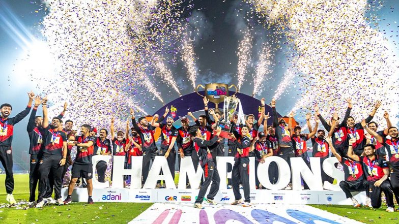 Delhi Premier League 2024 Final Highlights: ईस्ट दिल्ली राइडर्स ने फाइनल मुकाबले में साउथ दिल्ली सुपरस्टार्स को 3 रन से हराया, बनी दिल्ली प्रीमियर लीग की पहली चैंपियन, देखें Video