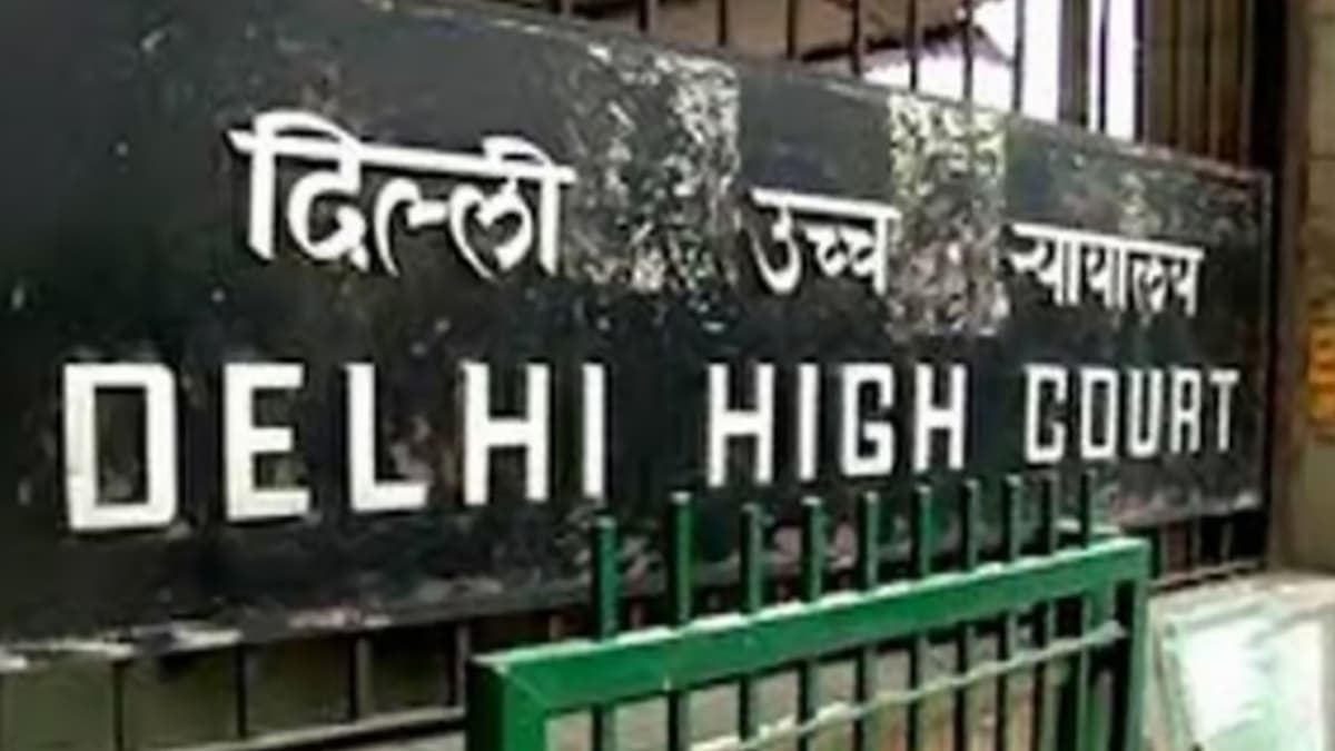 सेंट स्टीफेंस कॉलेज मामले में अदालती आदेश का पालन करे डीयू: उच्च न्यायालय