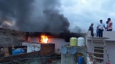 Ghaziabad Fire Video: गाज़ियाबाद के मोदीनगर में एक फैक्ट्री में लगी भीषण आग, कड़ी मशक्कत के बाद पाया गया काबू