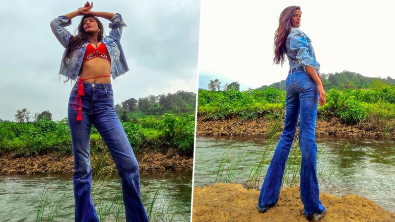Poonam Pandey ने एक बार फिर अपने सेक्सी अवतार से बढ़ाया टेम्परेचर, एक्ट्रेस ने रेड ब्रालेट पहन शेयर की तस्वीरें (View Pics)