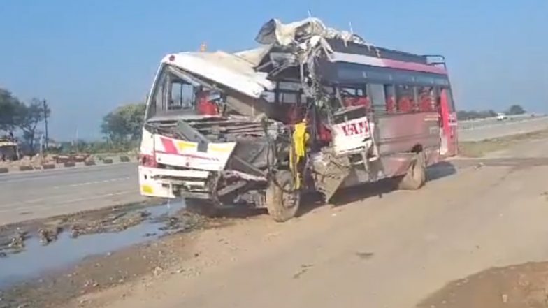 Rohtas Road Accident Video: बिहार के रोहतास में बस की ट्रक से टक्कर में 3 की मौत, 15 जख्मी, राजस्थान से गया जा रहे थे पिंडदान करने