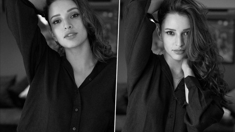 Tripti Dimri ने ब्लैक एंड व्हाइट तस्वीरों में बिखेरा जलवा, एक्ट्रेस की हॉटनेस ने फैंस का धड़काया दिल (View Pics)