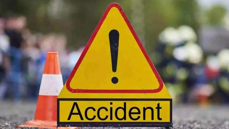 Bijnor Road Accident: बिजनौर में तेज रफ्तार कार की ऑटो से टक्कर, 7 लोगों की मौत