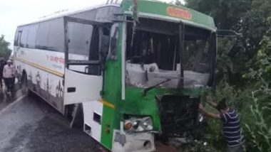 Hathras Accident: हाथरस में बड़ा हादसा, मैक्स और बस की टक्कर से 4 बच्चे सहित 15 लोगों की मौत