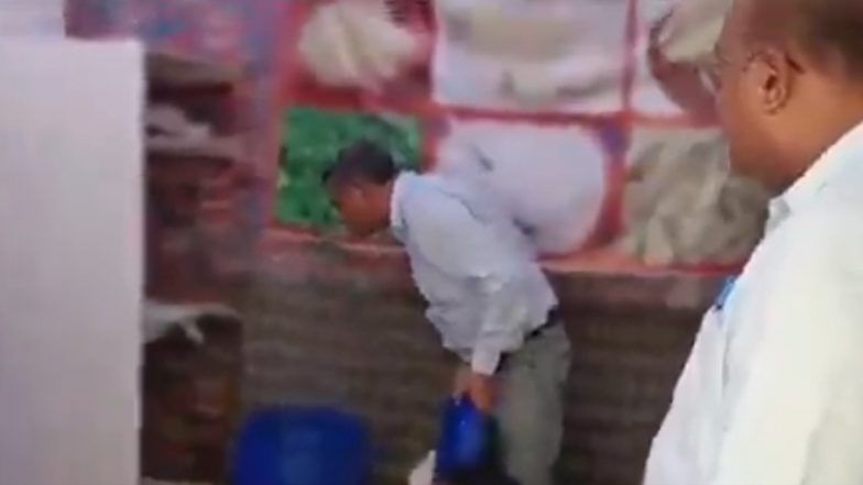 Video: नोएडा में लोगों की जान से खिलवाड़! Food डिपार्टमेंट ने डेअरी पर मारी रेड, 60 किलों नकली घी और 10 किलों पनीर किया जब्त