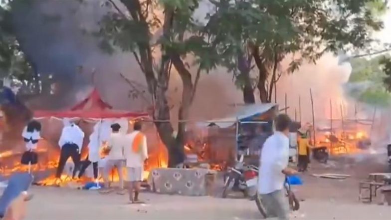 Bokaro Fire Tragedy: दिवाली के मौके पर झारखंड के बोकारो में लगी आग, पटाखे की 66 दुकानें जलकर राख (Watch Video)
