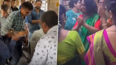 Garba in Mumbai Local Train: नवरात्रि में मुंबई लोकल ट्रेन में यात्रियों ने खेला गरबा, वायरल वीडियो ने जीता दिल