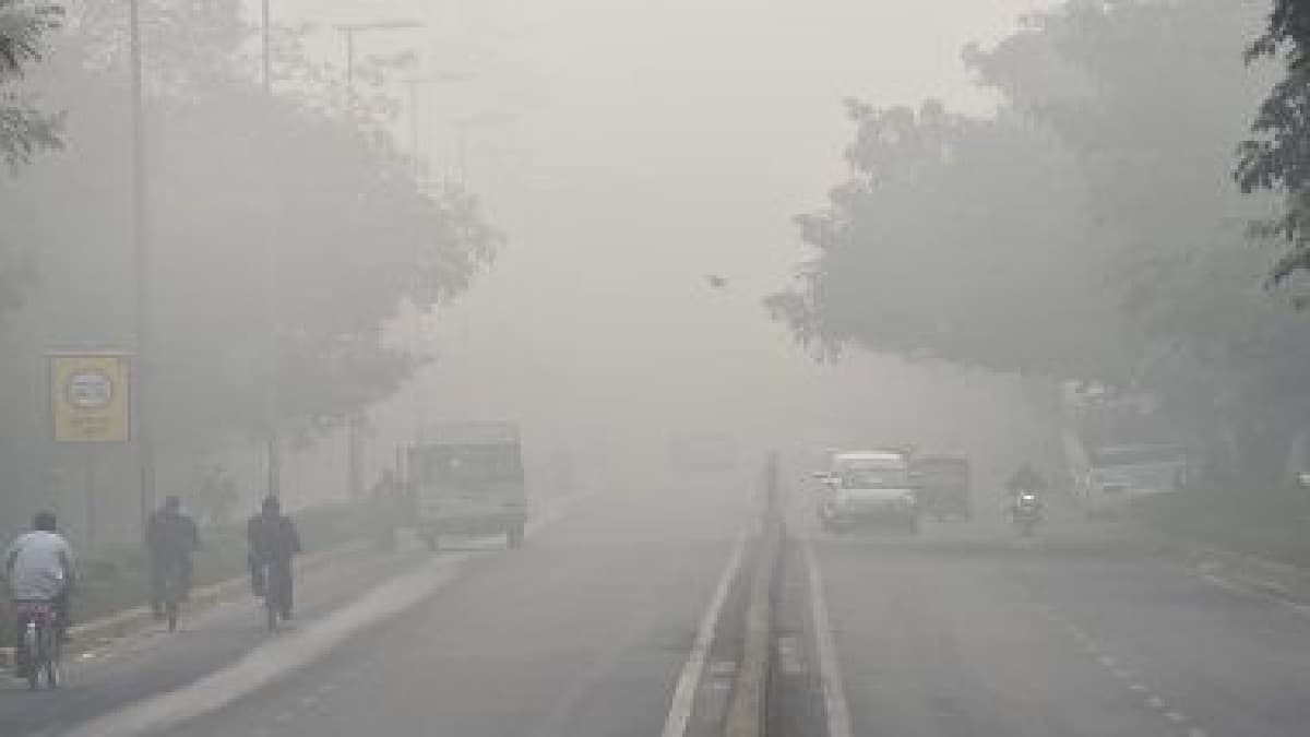 Air Quality Index: हरियाणा, पंजाब के कई इलाकों में दिवाली की रात एक्यूआई ‘खराब’ और ‘बहुत खराब’ दर्ज