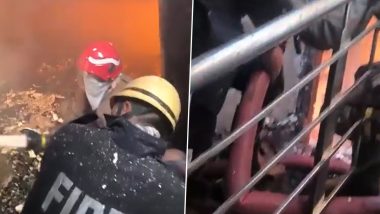 Delhi Fire Video: दिल्ली के पीतमपुरा में एक घर के चौथी मंजिल पर लगी भीषण आग, काबू पाने की कोशिश जारी, देखें वीडियो