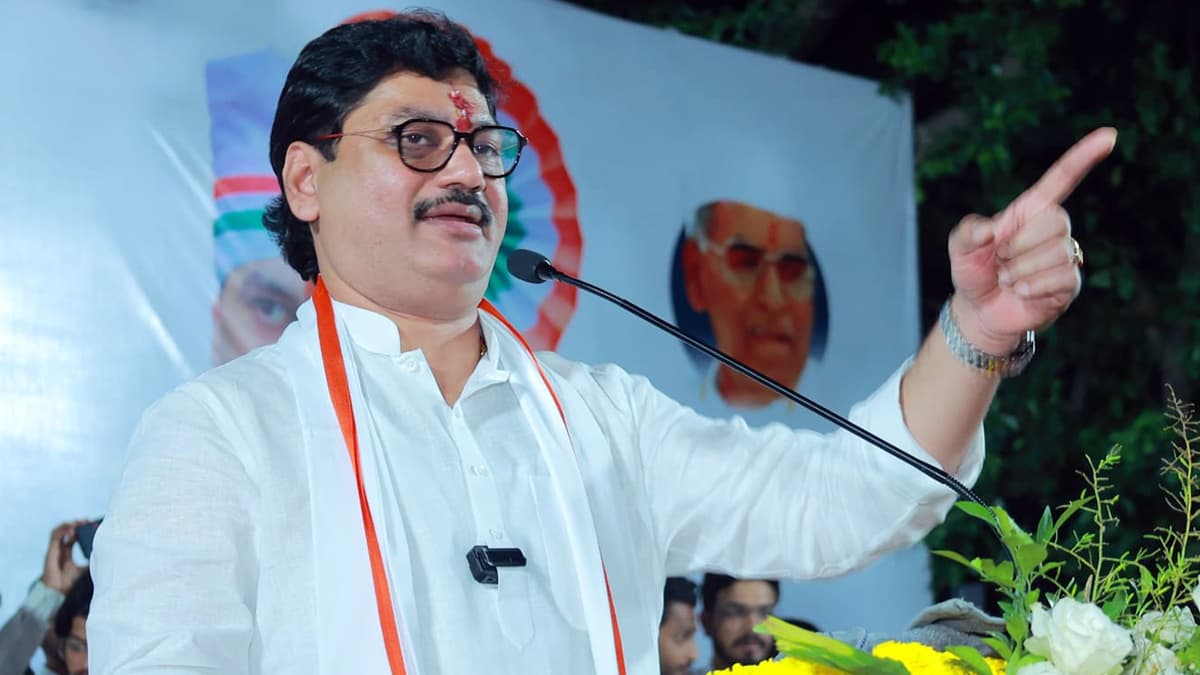 Dhananjay Munde Resigns: देवेंद्र फडणवीस ने धनंजय मुंडे को मंत्री पद से इस्तीफा देने के लिये कहा