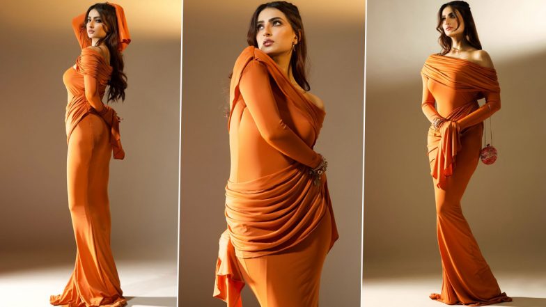 Palak Tiwari ने रिवीलिंग आउटफिट में दिए किलर पोज, फैंस के उड़े होश (View Pics)