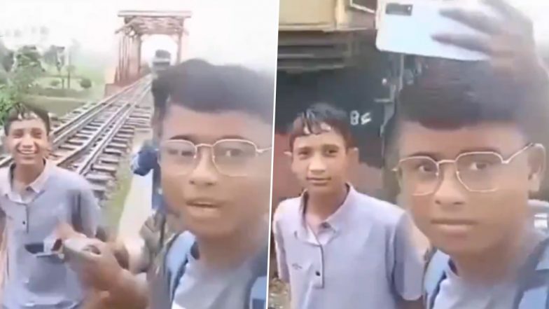 रील की दीवानगी! चलती ट्रेन के आगे वीडियो बना रहे थे लड़के, फिर जो हुआ… Viral Video देख उड़ जाएंगे होश