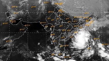 Cyclone Dana: साइक्लोन दाना मचाएगा तबाही, कोलकाता एयरपोर्ट पर 15 घंटे के लिए फ्लाइट्स पर रोक