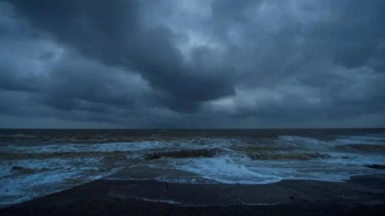 Cyclone Alert: बंगाल की खाड़ी के ऊपर मंडरा रहा चक्रवात का खतरा; तमिलनाडु और आंध्र प्रदेश में भारी बारिश की चेतावनी