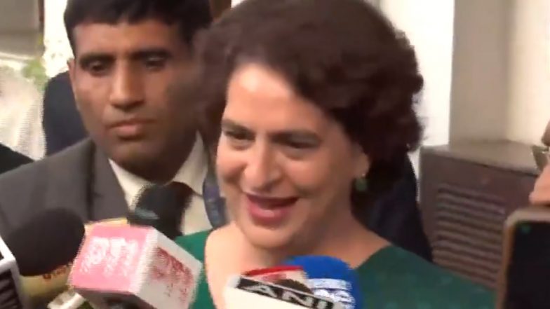 Priyanka Gandhi Takes Oath: संविधान की प्रति हाथ में लेकर प्रियंका गांधी ने लोकसभा सदस्य के रूप में शपथ ली