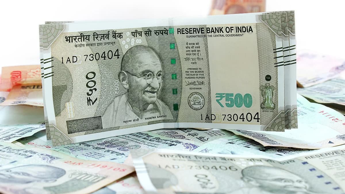 Stock Market Today: रुपया शुरुआती कारोबार में पांच पैसे की गिरावट के साथ 86.40 प्रति डॉलर पर