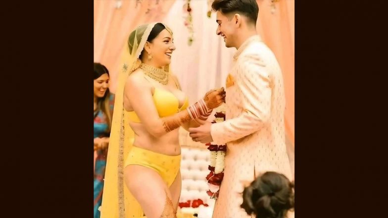 शादी समारोह में दुल्हन ने पहनी &lsquo;बनारसी बिकिनी&rsquo;, वायरल तस्वीर असली या नकली पर छिड़ी बहस